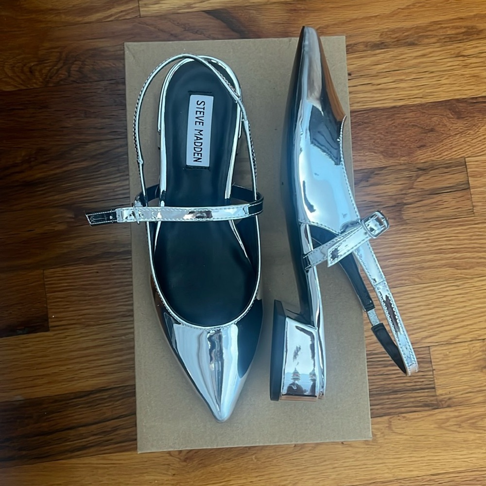 🚨Brand New Silver/Metallic Flats -Steve Madden